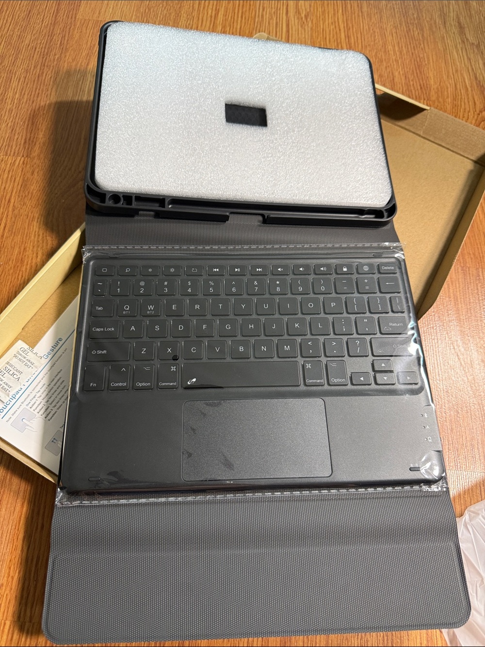 Wireless Keyboard - Gold - Picture 5 of 6